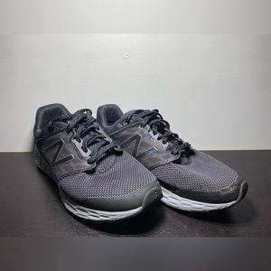 New balance shoes size 10